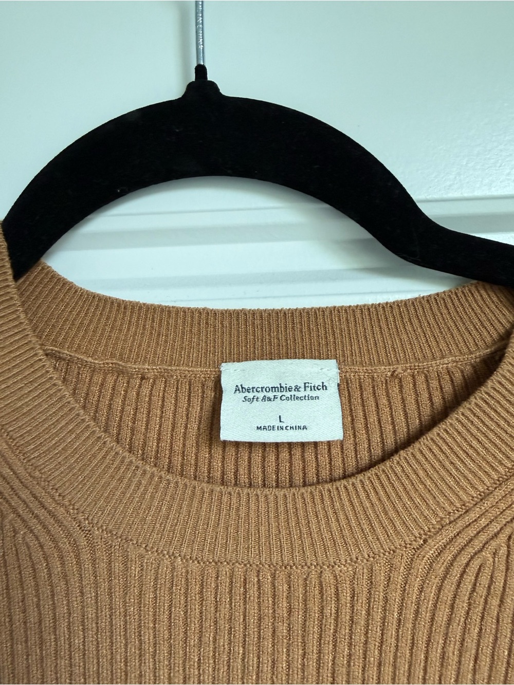 Abercrombie & Fitch Camel Crew Neck Ribbed Sweater - Picture 2 of 5